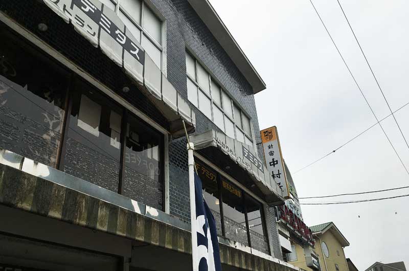 新宿 中村屋の看板が出ている店舗のイメージ画像